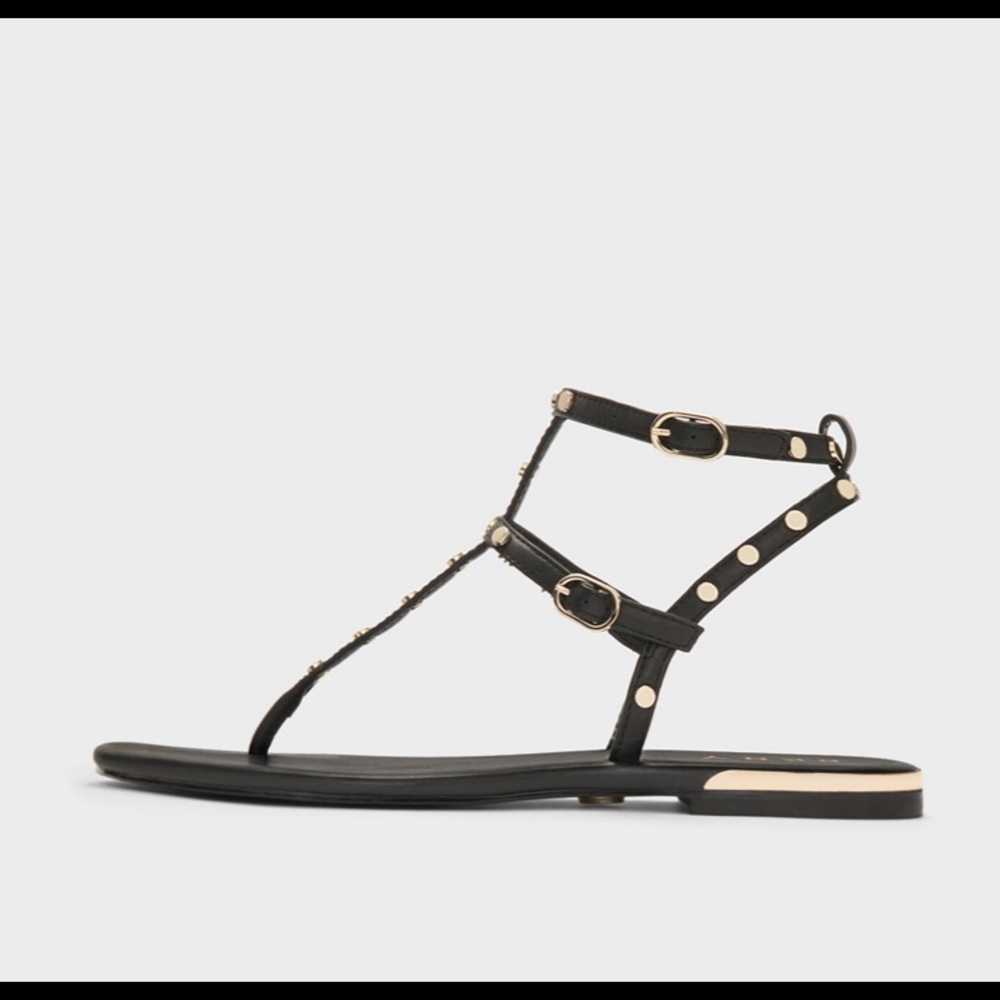 BRAND NEW NEVER WORN BEFORE DNKY SANDALS